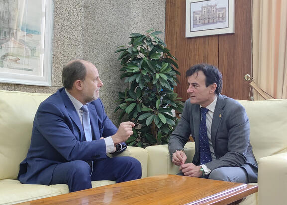 Reunión mantenida entre Nicolás Ruiz y Agustín González.