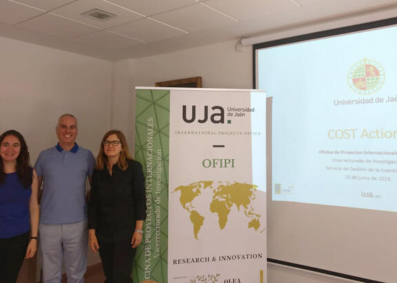 De izquierda a derecha, Nieves Muñoz, Luis Joaquín García y Lourdes Martínez.