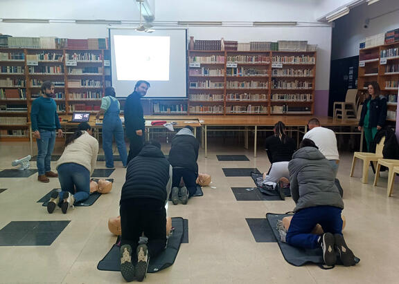 Taller sobre primeros auxilios organizado en el Centro Penitenciario de Jaén.