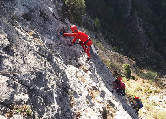 Actividad de vía ferrata organizada anteriormente por la UJA.