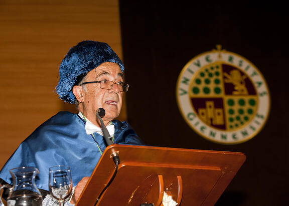 Juan Antonio Vera Torres, en su acto de investidura como Doctor Honoris Causa de la UJA.