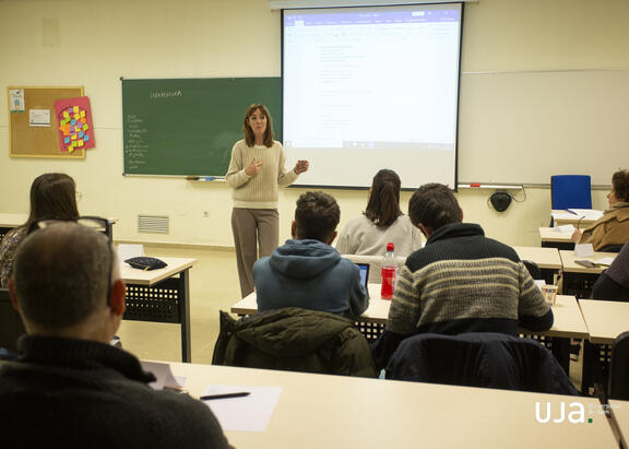 Carmen Camacho, durante su intervención en el taller.