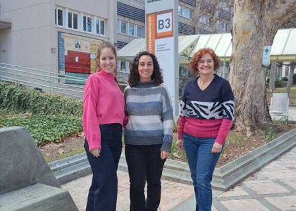 Las investigadoras de la Universidad de Jaén Marta P. Rueda, Ana Domínguez Vidal y María José Ayora Cañada, autoras del artículo.