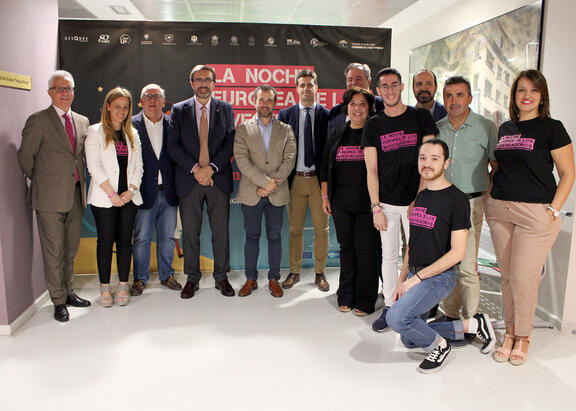 Representantes institucionales y organizadores de 'La Noche Europea de los Investigadores' en Jaén.