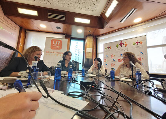 Programa inaugural de UniRadio Jaén.
