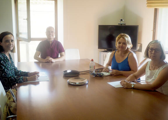 Reunión de trabajo mantenida por Luis Joaquín García, Josefa Canals (URV), Aina Amengual y Catherine Adrover (Consellería).