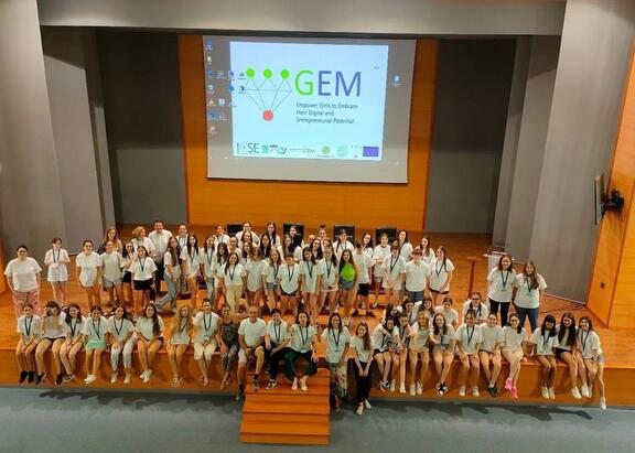 Foto de familia del Campus de Verano GEM