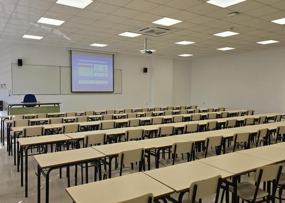 Espacio habilitado para las actividades del programa Aula Abierta en Linares.